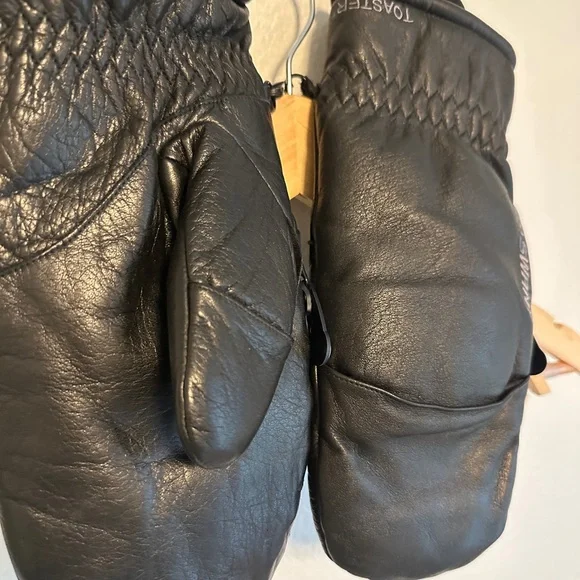 Swany Black Leather Mittens - Picture 4 of 5
